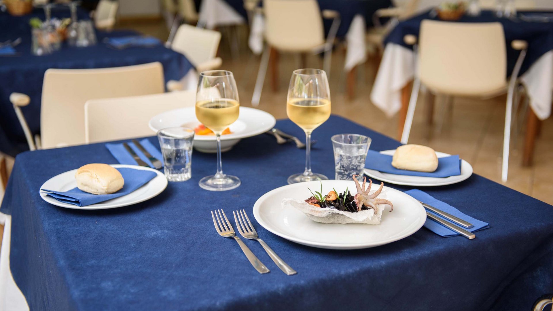 Un ristorante a Marina di Camerota, dove la bontà è di casa