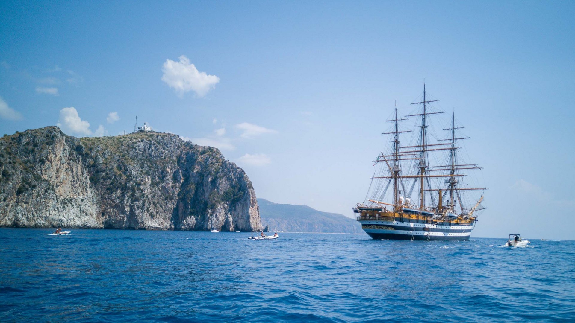 Boat trips in Palinuro and environs Boat trips in Palinuro and environs